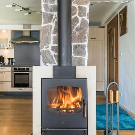Apartment Grosses Mit Sauna, Grill, Garten, Kaminofen