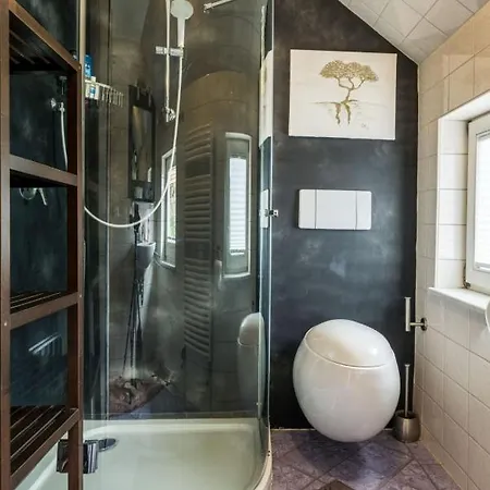 Grosses Mit Sauna, Grill, Garten, Kaminofen *